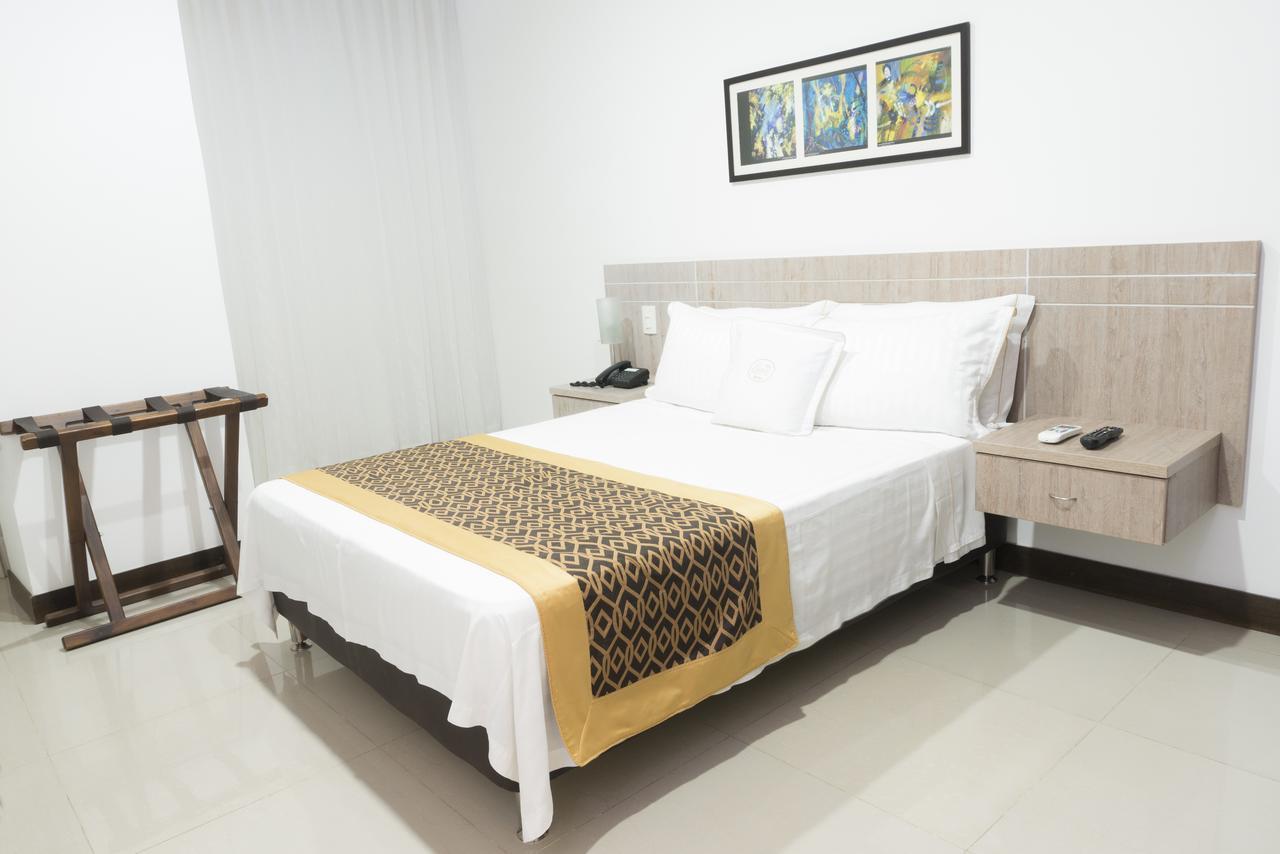 Hotel Cinco Montería Extérieur photo